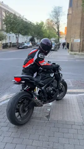 Honda CB650R 🔥 Groups page: @JustRid3  Helmet: @Ruroc Helmets  #fyp #moto #cb650r #FYP #motorcycle 