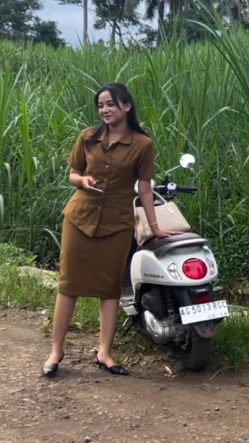 Bu lurah badhe panen tebu🤭