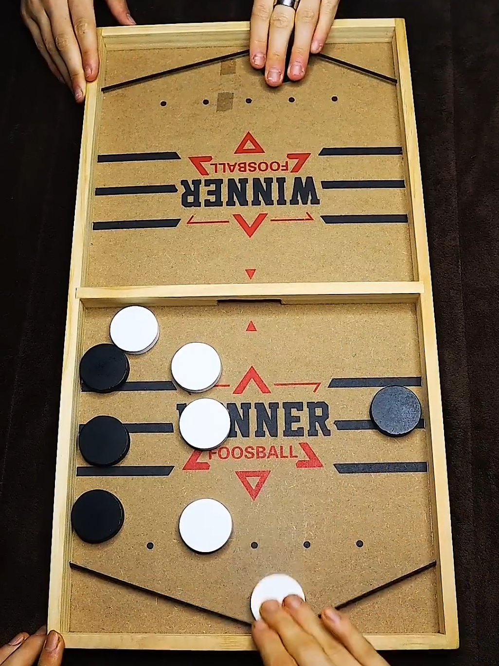 Super winner👍 Whoever clears the board first wins👌 Sling Puck Game #shorts #carromboard #videoviral #viral #superwinner #viralvideo #viralshort #boardgame #tiktok 
