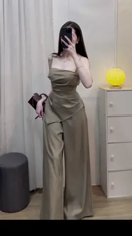“Khi biết rằng chẳng có tháng năm nào có thể quay trở lại, hãy đối đãi với nhau, bằng tất cả sự dịu dàng...