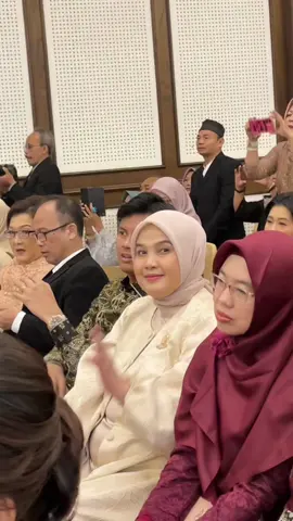 BISMILLAH Ya Allah Berikan Aku waktu untuk terus melangitkan semua doa kepadaMU ALLAH YANG MAHA KAYA MAHA PENYAYANG Sayangi anak mantu cucuku diriku❤️❤️😭Alhamdulilah Alla Kulli Hall Mamah bangga padamu @Cacha Salsa adek sayang  Papah pasti Bahagia melihatmu sayang trims y nak❤️❤️❤️❤️😭🙏 @Mawwah Hijab selalu menemani langkah mamah❤️#sumpahdokter #allahummashollialasayyidinamuhammad 