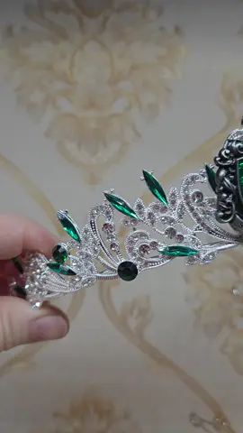 Which style do you like better? Should I just offer them both? Or is there a definite winner? #harrypotter #slitherin #harrypottertiara #slytherintiaras 