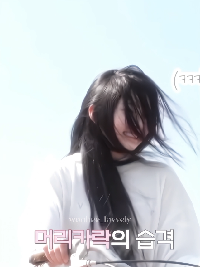 this girl is even as bright as the sunshine, ✨✨ ~ ~ #wonhee #illit #wonheeedit #4u #원희 #이원희 #fyp #foryou #gllit #hybelabels #korea🇰🇷 #idolkpop #leewonhee #illit_wonhee @ILLIT 