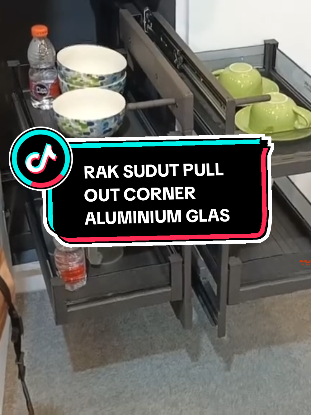 pull out corner basket bahan aluminium +glas anti karat #kitchendesign #tukangmebel #meubel #furnituredesign #furniture 