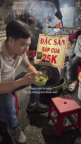 Nếu một ngày em cần một bàn tay Để dắt dìu đi qua mùa giông bão Hay để sầu không còn vương vai áo Thì hãy về nghe biển hát cùng anh!#tinhyeuanhdanhchoem❤️ #dalatyeuthuong🥰 #khóc💔😔 #yêuxa 