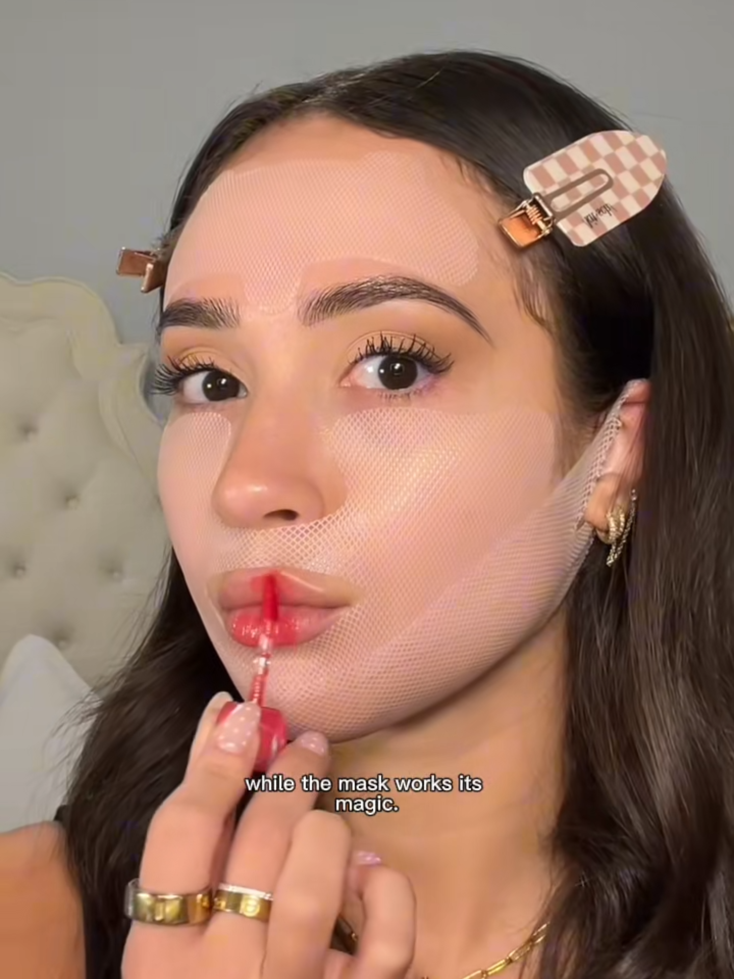 Jawline loading….💜 @cindyruzi   #meditherapy #tensionupmask #contouringmask #instantlifting #meditherapyliftingmask #fyp #meditherapytensionupmask #glowuptips #makeuptips