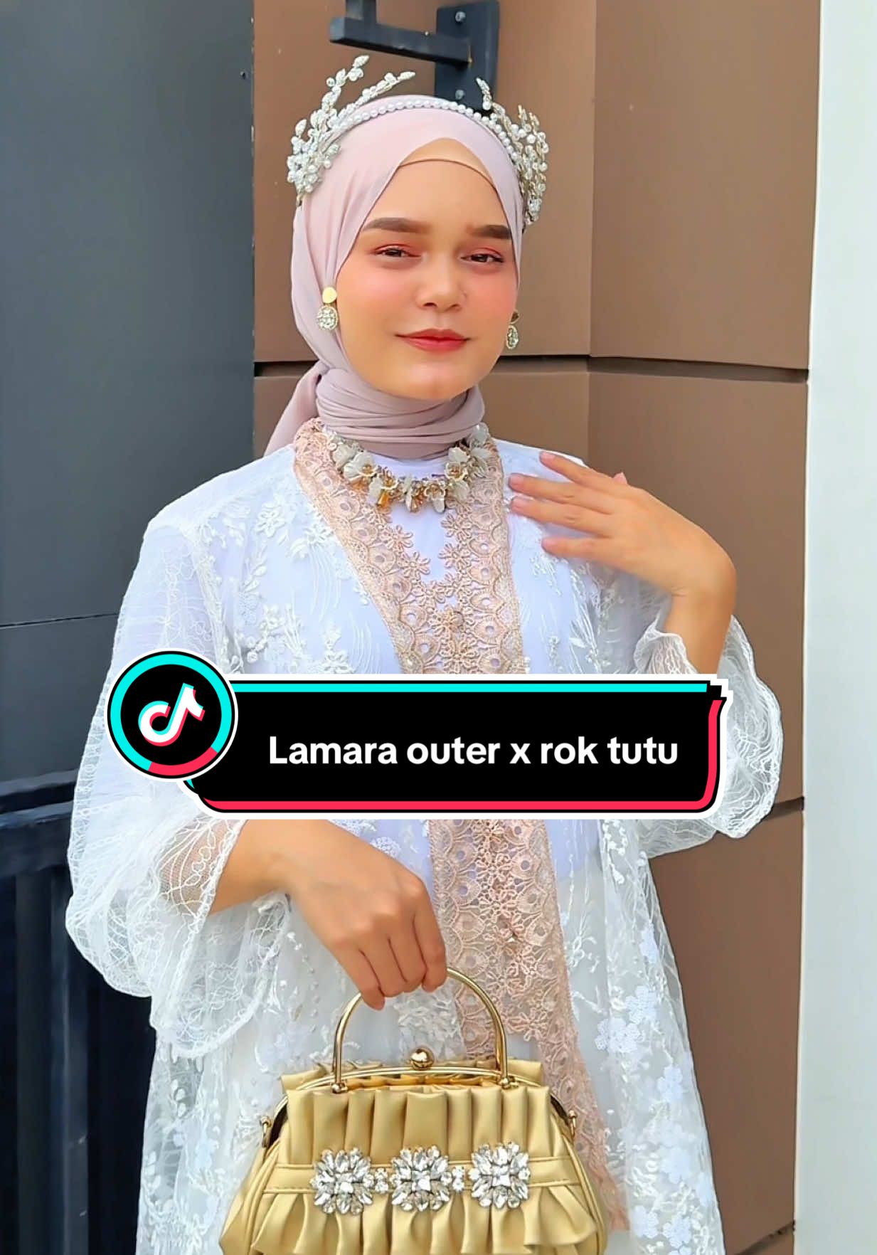 Edisi spankle Broken White , tayang di live , join sekarang ayang #ratushopping21 #outer #outerkondangan 
