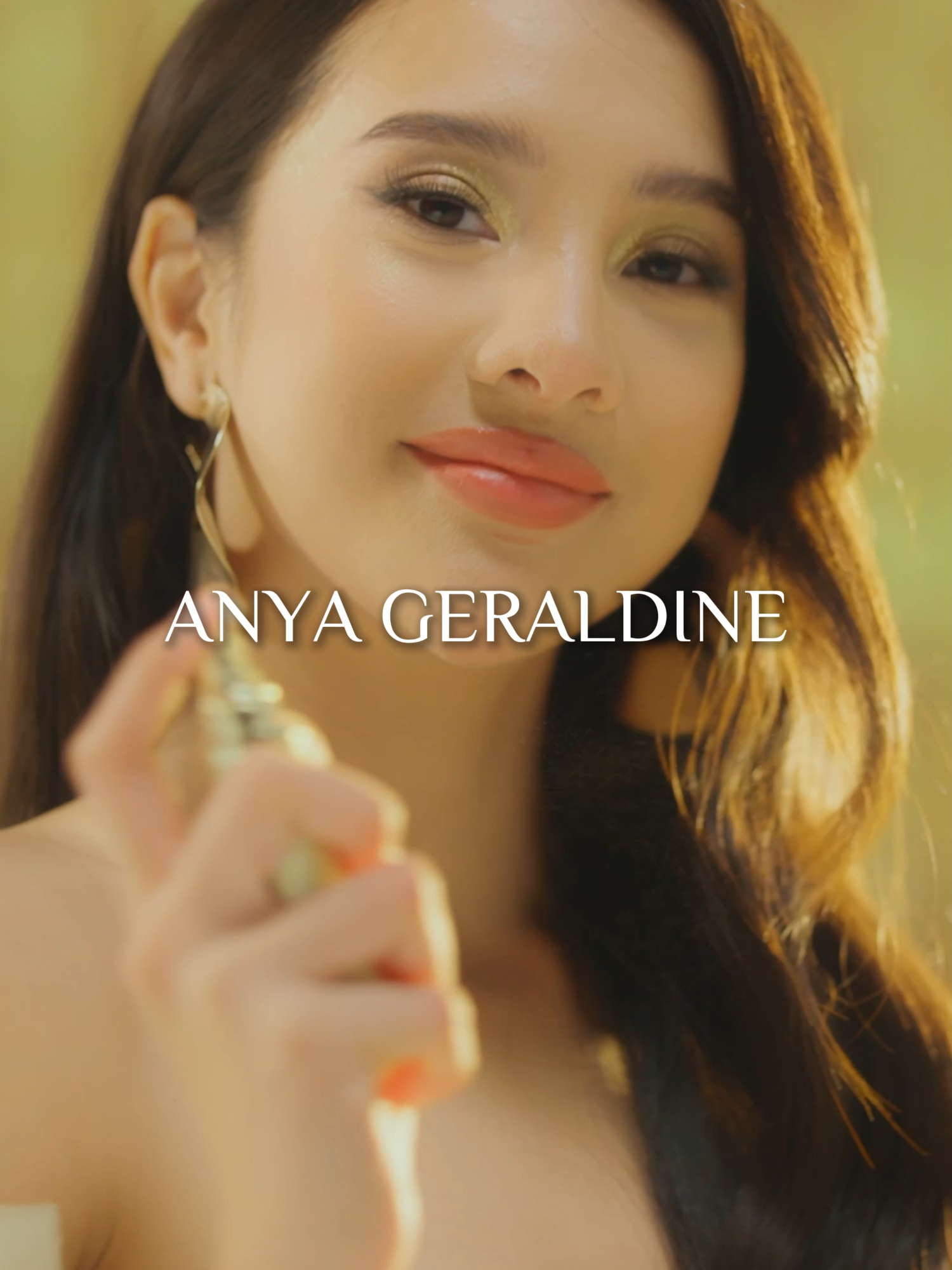 Confidence isn’t something she tries to wear it’s something she carries, effortlessly. And when it lingers, it transforms. Gorgeous isn’t just how she looks. It’s what she leaves behind. Meet Anya Geraldine, our Chief of Everlasting Confidence. And the woman behind the scent that stays. #GorgeousTuberose#MandalikaPerfume#ChiefOfEverlastingConfidence#DijaminGorgeous