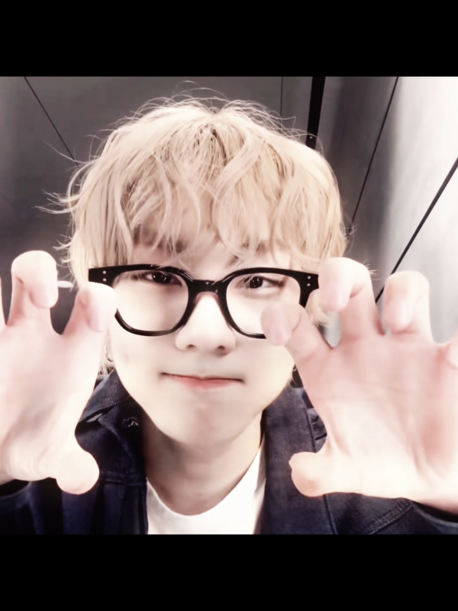 I love him smm #jungwon #JUNGWON #jungwonie #enhypen #engene #edit #xyzabc #fyp #foryoupage #cutie #ilovejungwon #viral 