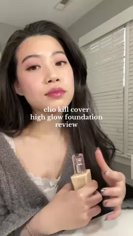 ✨🙂‍↕️ Clio bản mới đổ bộ! Mỏng nhẹ như không.  Kem nền nâng cấp, tiệp da mịn ơi là mịn, che nhẹ nhàng mà vẫn ẩm mượt cả ngày 😽 Sẵn 2 tone : 2 LINGERIE - 3 LINEN  Mê style makeup “như không mà vẫn xinh” thì chốt liền tay đi!