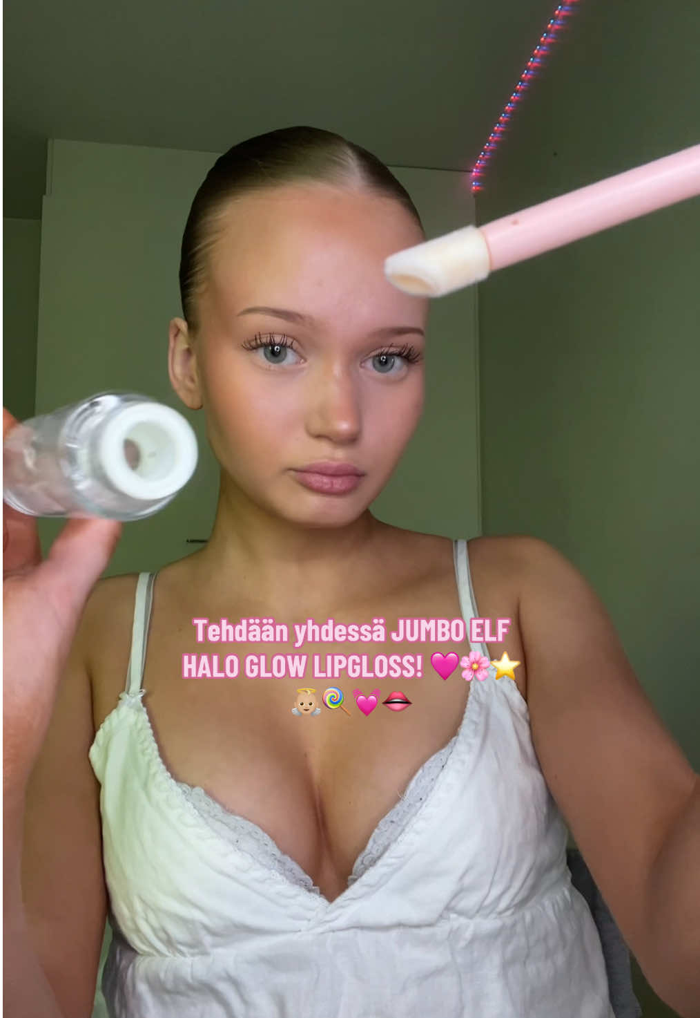Tästä tuli ihan täydellinen pinkki JUMBO LIPGLOSS!🩷💓💗💕haluun jo nyt tehdä toisen!?🥹@elfcosmetics 👄#elflipgloss #jumbo #trend #haloglow #DIY #sparkle #pink #allu #sinullesivu #loveyouall #foryou #fypシ゚ #🧿  