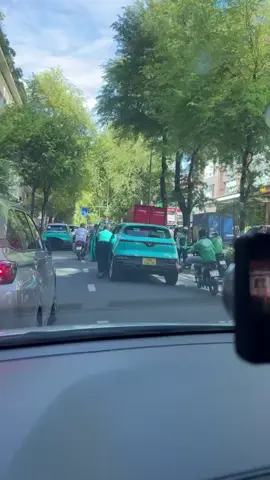 Cùng nhau mưu sinh, nhưng bên bạn vất vả quá.