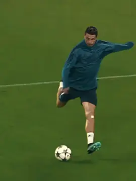 لا ما يشبهوني #رونالدو #ريال_مدريد #CapCut #عازف 