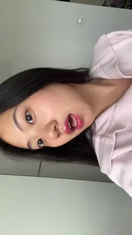 OK INSANE LIPPIE RIGHT HEREEE @Mad For Makeup  #madformakeup #madformakeuplipoil #glassnotgloss 