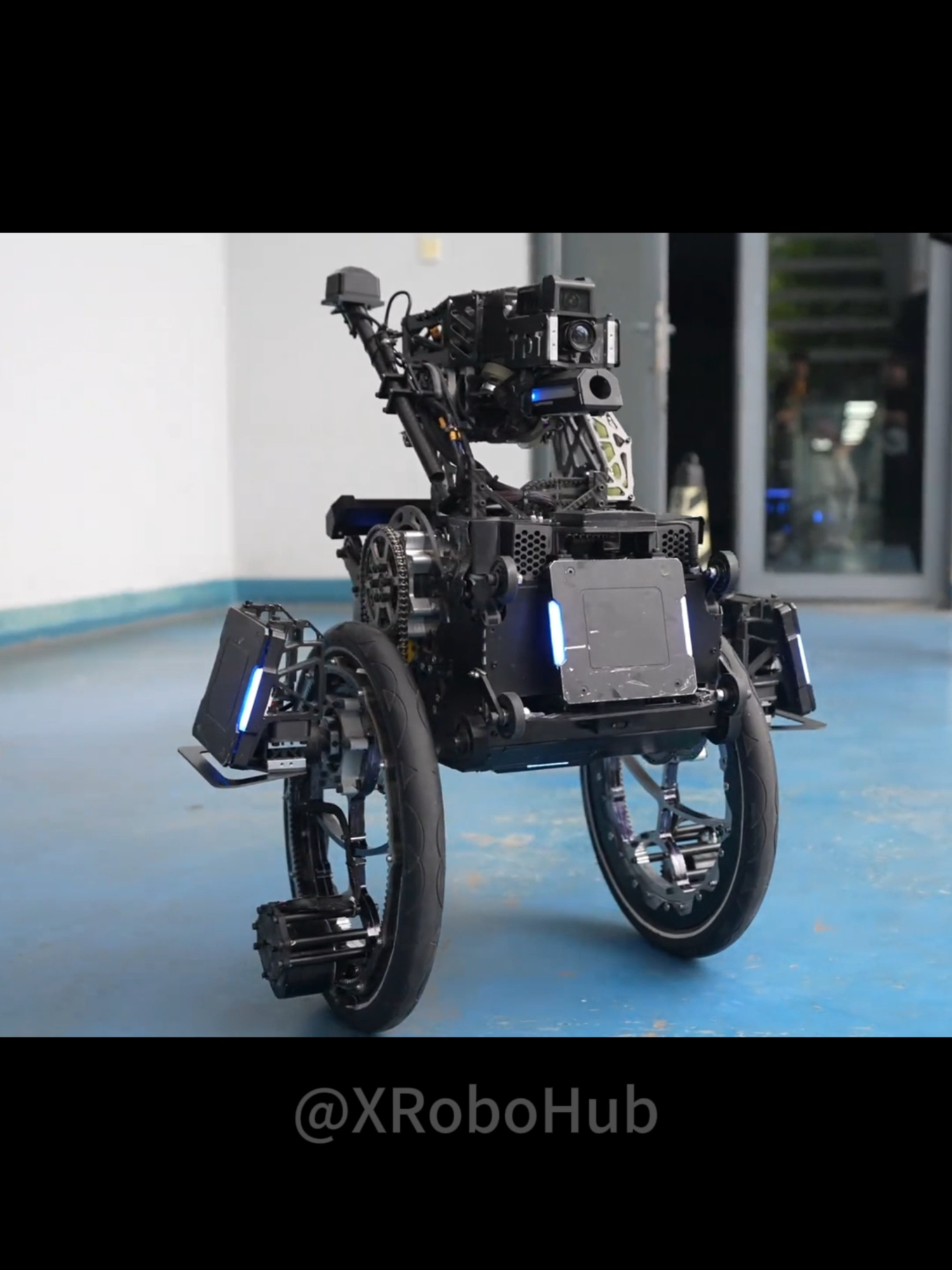 🔥WHOA! China's Northeastern University Just Unveiled a WHEELED-LEGged Robot?! This is WILD! 🤖🇨🇳 #ChineseRobotics #NortheastUniversity #MechaVehicle