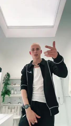 Found out how to make another tik tok :) Baldy