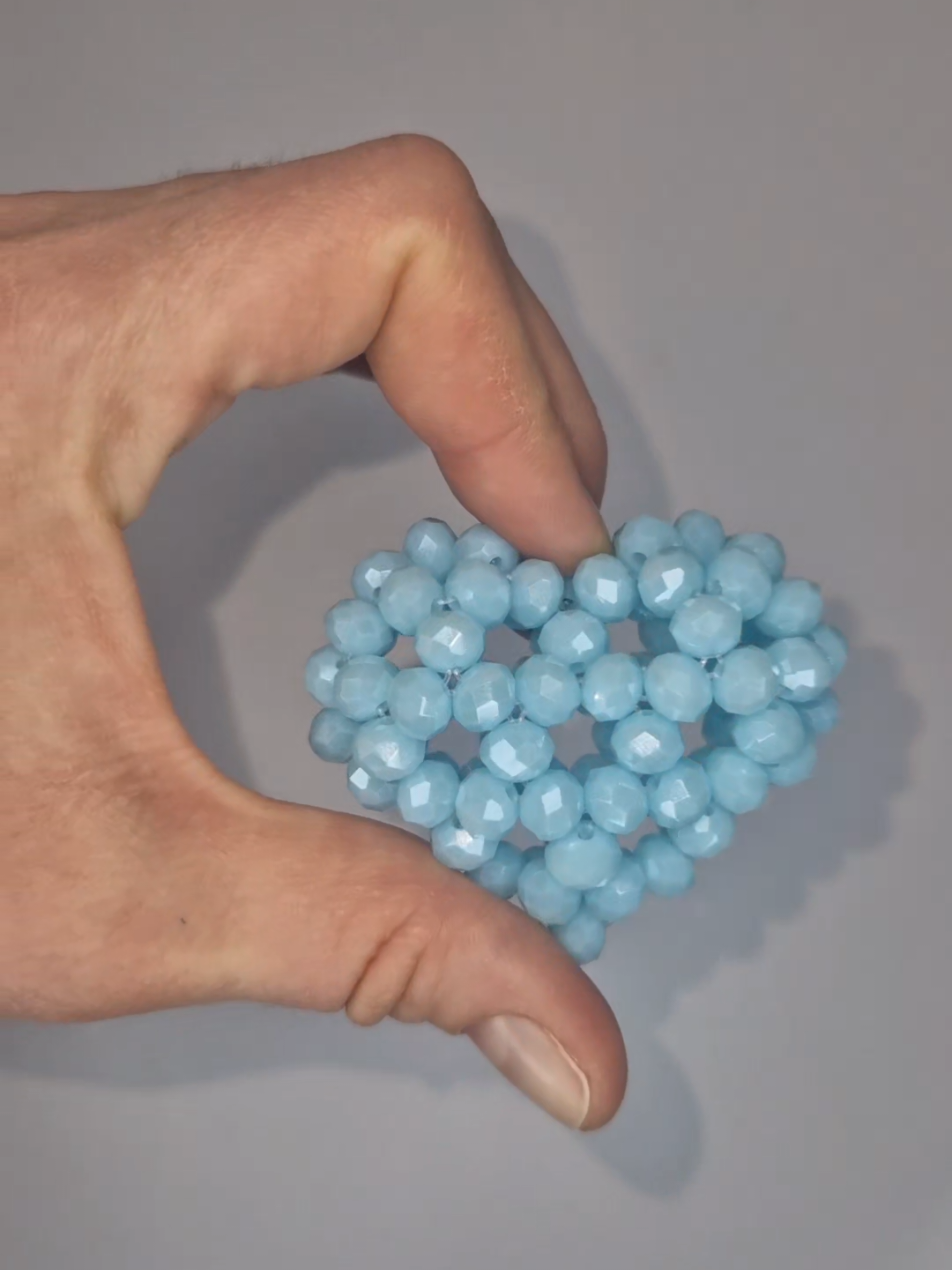 DIY Heart ❤️ 💙 💜  #Abiball2025 #Hochzeit2025 #GlamourLook #PerlenTasche #Abschlussball #KristallClutch #FestlicheMode #FashionAccessoires #handgemacht #perlentraum #glamourlook #abendtasche #hochzeitsaccessoire #partystyle #luxusclutch #unikat 