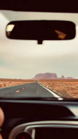 #monumentvalley #utah #arizona #navajotribalpark #southwestusa #traveltiktok #roadtrip #fyp 