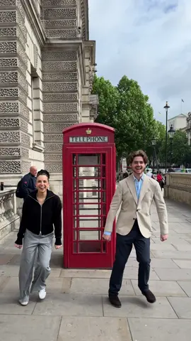 Did you hear we opened a showroom in London??💂💍 Come see us!!  Address: 89 Great Eastern Street Hackney, London, EC2A 3HX, GB #engagementring #londontiktok #londontown #jeweller #proposal 
