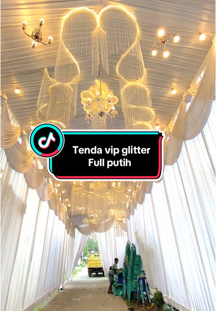 Tenda vip glitter mode siang tetap menyala🤍🔥 #tendamojokerto #tendadekorasi #tendawedding #tendahajatan #weddingpackage #fouryoupage #lagitrending #🔥🔥🔥 