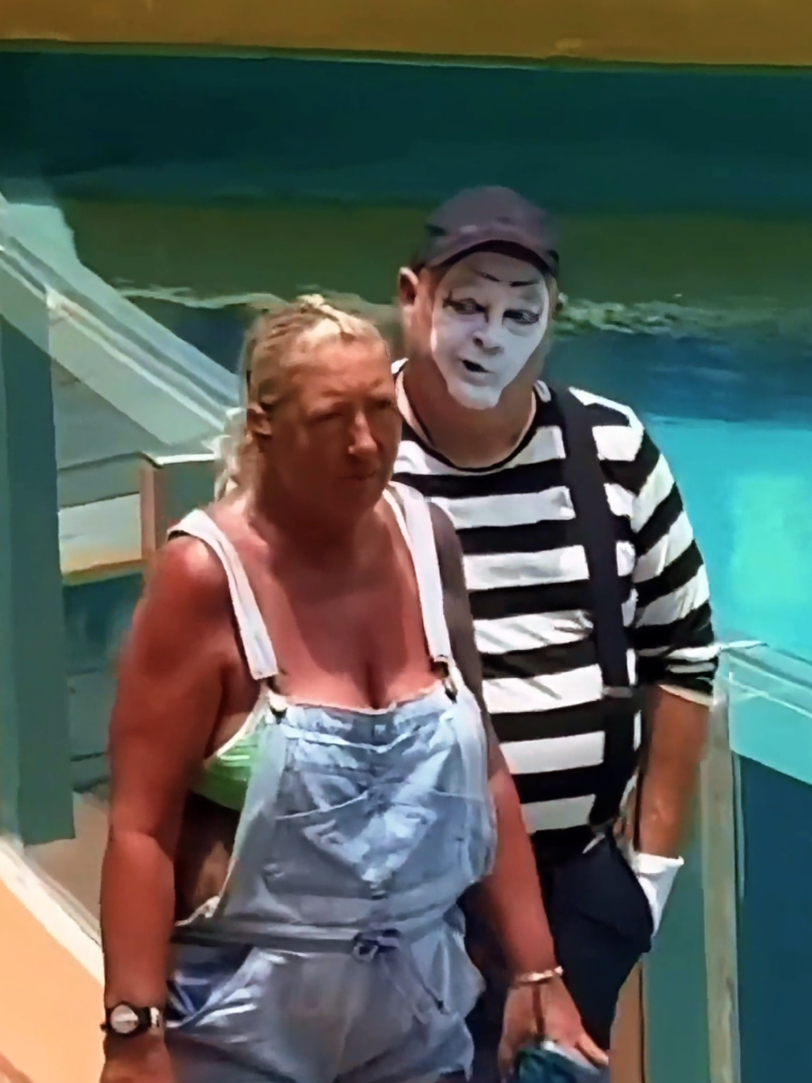 Soo funny #lol #tomthemime #totanthemime #tomtheseaworldmime #mime #seaworldmime #thebestoftom #bestreactionprank #totanthemime #funny 