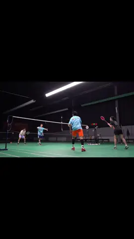 Tốc độ của trái cầu thật kinh khủng #badminton #caulong #badmintontiktok #badmintonplayer #badmintonun #caulongphongtrao 