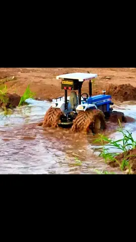 New Holland and Mahindra Tractor On Mud Track #chatpattoytv #chatpattoytv1 #fyp 