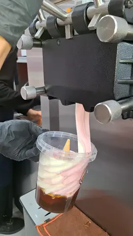 Ngiler banget🤤🤤 klik tag lokasi sekarang😉 #MOMOYO  #icecream  #promomomoyo  #promomomoyoicecream  #promoescreammomoyo  #momoyomarelan  #momoyopasar4  #promomakangajian 