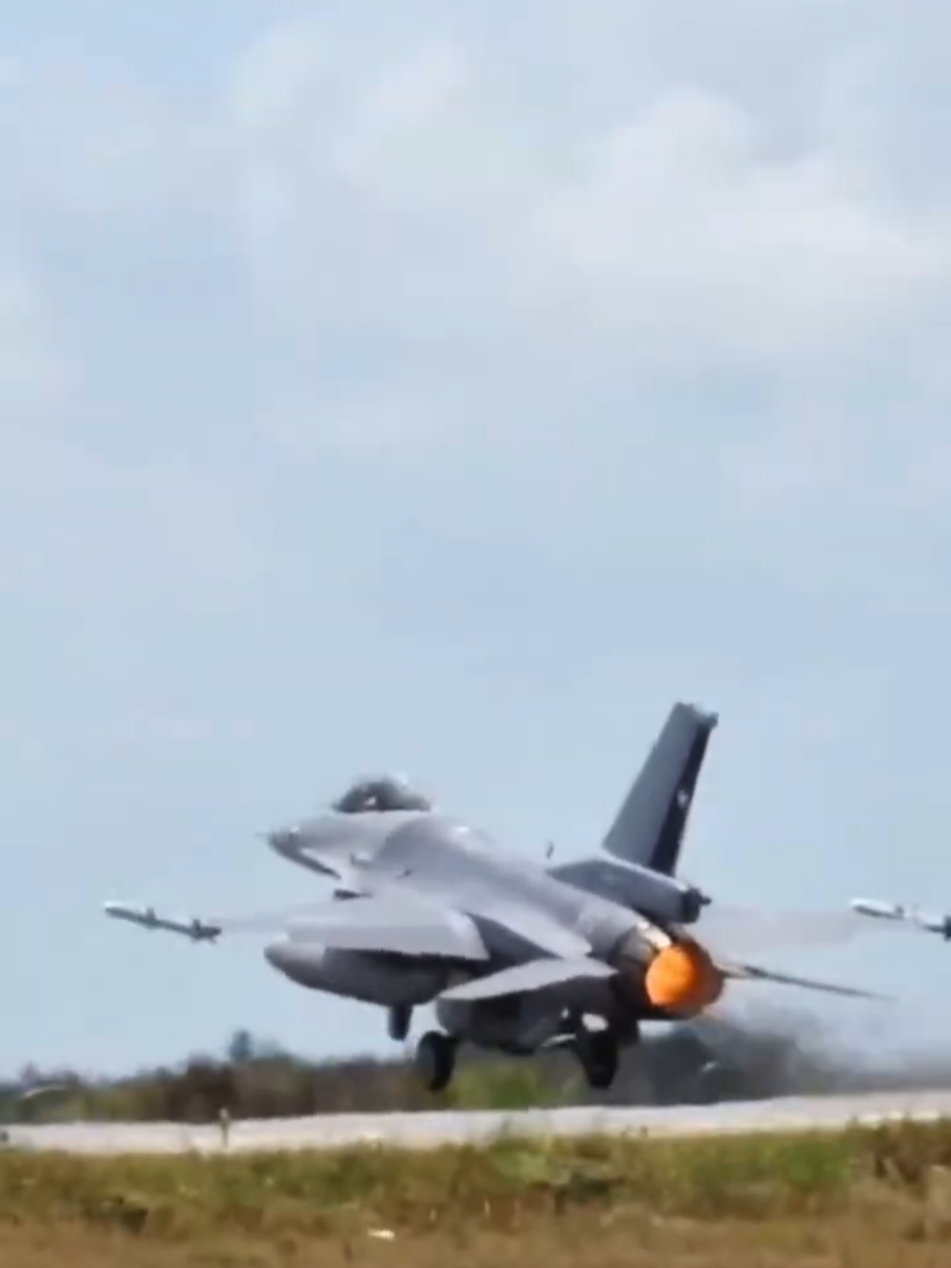 🇨🇱🇧🇷 𝙁-𝟭𝟲 𝙙𝙤 𝘾𝙝𝙞𝙡𝙚 𝙣𝙤 𝘽𝙧𝙖𝙨𝙞𝙡!#aviacaomilitar #forçaaéreabrasileira #f16falcon