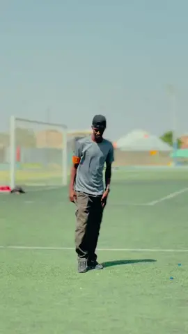 @Li Boy⚒️🔥🇬🇶 @abdinajiiprc🎭6️⃣6️⃣🎭   🇪🇹🇪🇹.   Halkeed ka dawanaysaa 😁⚽️
