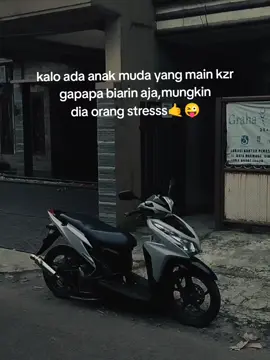 adaa apaa dengan kzr🤭🤭#viral #trending #variomodifikasi #kzrgank #vario125old #variokzr⚡ #tiktokpelitgpernahfyp #xyzbcaa 