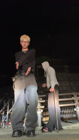 @zoraboy がギックリ腰になりました爆笑 #ryudai #ハーフ #outfit #fyp #dance #バズれ #ダンス #青木龍大 #fortnite #SCENARIO #ikon #アイコニック #フォートナイト 