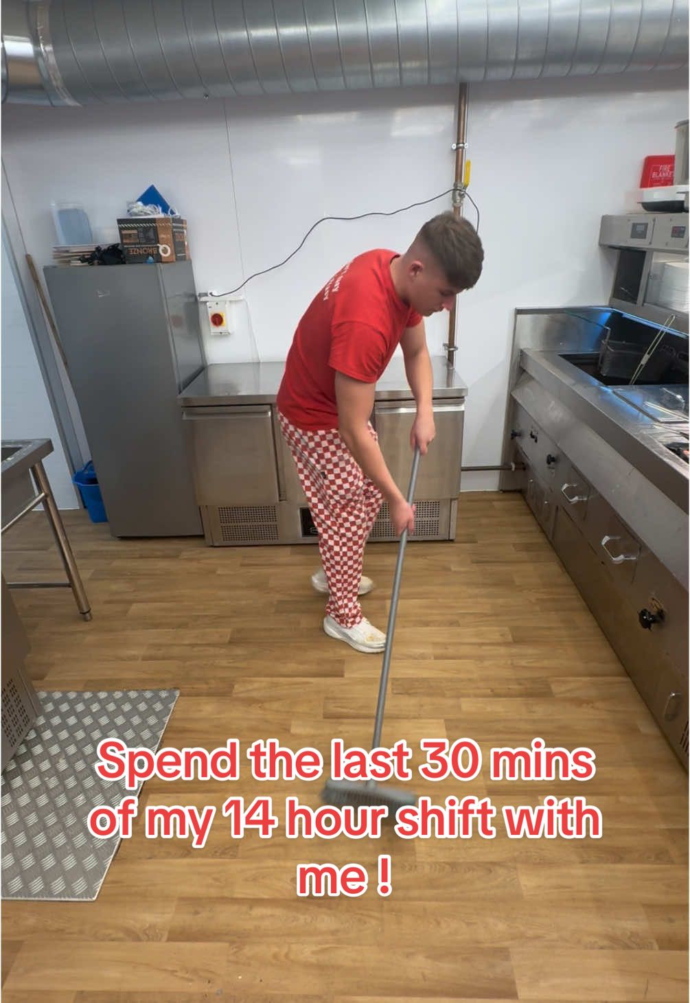 Best part of the shift😎#andysgoldenfry #ainteasybeinggreasy #fyp #foryou #chippy #cleaning #closeup #afterclose #cleaningtiktok #dayshift #workingpov #grafting #cleaningup #cleanwithme #foryoupage #viralcleaning #viral #CleanTok #lockup 