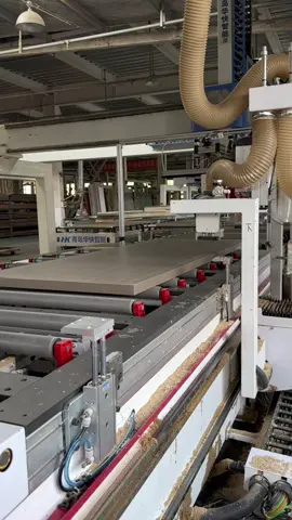 Automatic unlocking hole#interiorwooddoors #fancystyling #chinafactory #goodprice #interiordoors ##wooddoors #doorskin #moderndesign#highqualitydoor #doorsfactory 