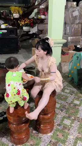 Hổm h ai chờ ủ bạch thì cmt giúp em 