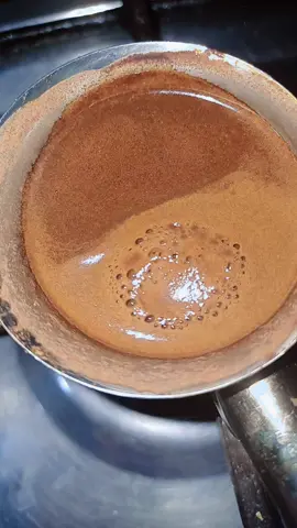 هناك من يشرب القهوة من يد من يحب ، وهناك من يكتفي بشرب القهوة بوجود من يحب معه ، وهناك من يصنعها بنفسه ليرى بها وجه من يحب ...@⛎  MOHAMED |MAZED 