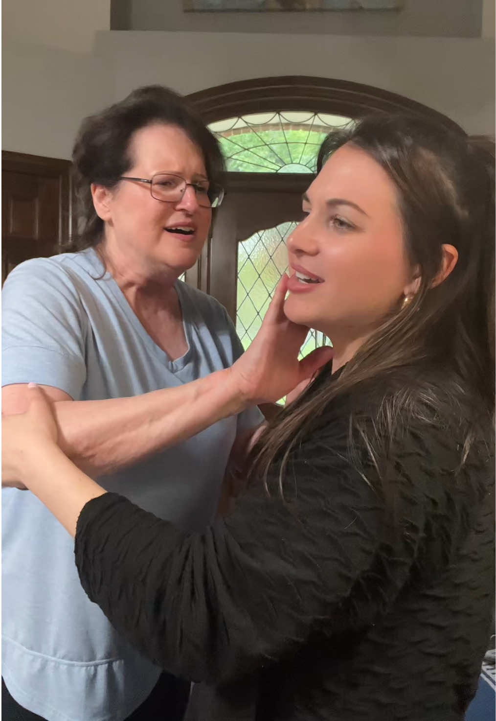Whose reaction was best? 🤣 #dogjaw #dogjawprank #momprank #thecarluccios 