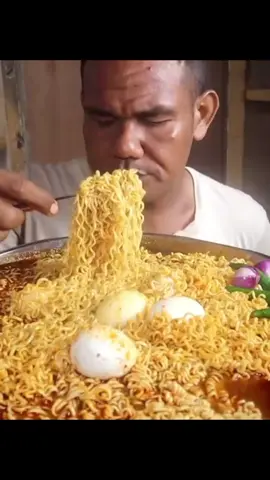 MUKBANG MIE KSC 10 BUNGKUS 5 TELUR  #mieksc #miepedas #mieviral #telurrebus #mukbang #asmr #food #asmrfood  #mukbangasmrfoods #fyp #tiktokvirall #viral #trending #eating #eatingshow #fypシ゚viral 
