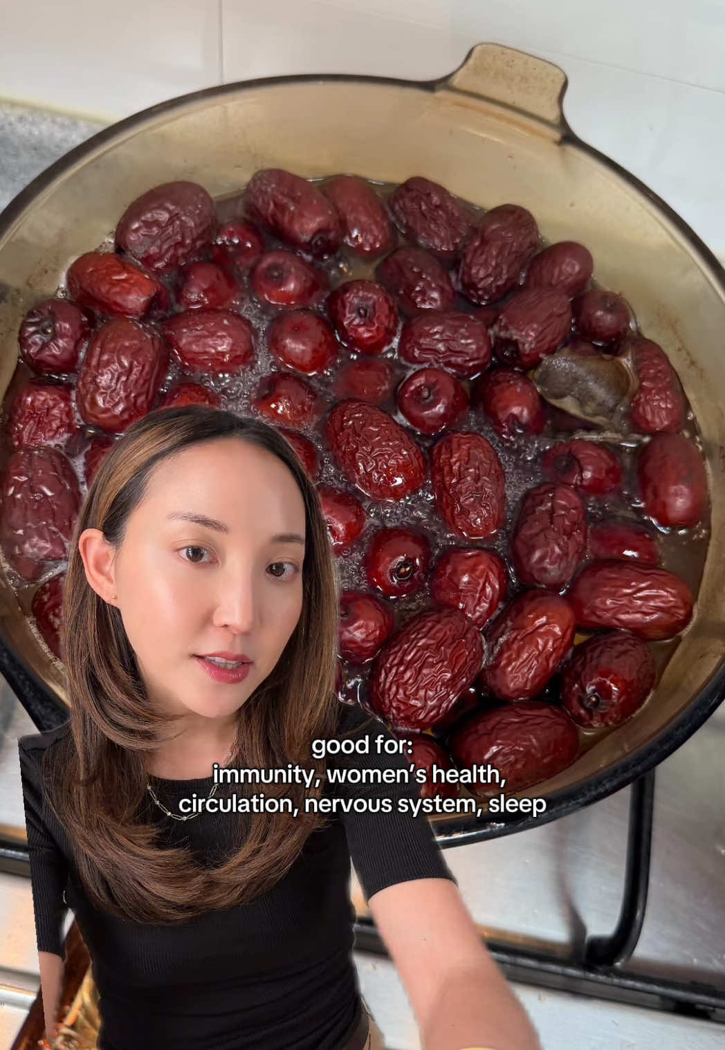 Staples in the Korean diet you can find everywhere. It’s ingrained in the lifestyle, a lot people have it without knowing how good it is for them! #superfoods #koreandiet #womenshealth #jujube #barleytea #eatyourskincare #seaweed #skinhealth #jelloskin 