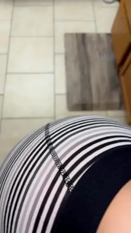 Hot girls ass v 21 #hot #glutes #shorts #gymgirlsoftiktok #Latina #stacysquad #FoodTok #kitchen 