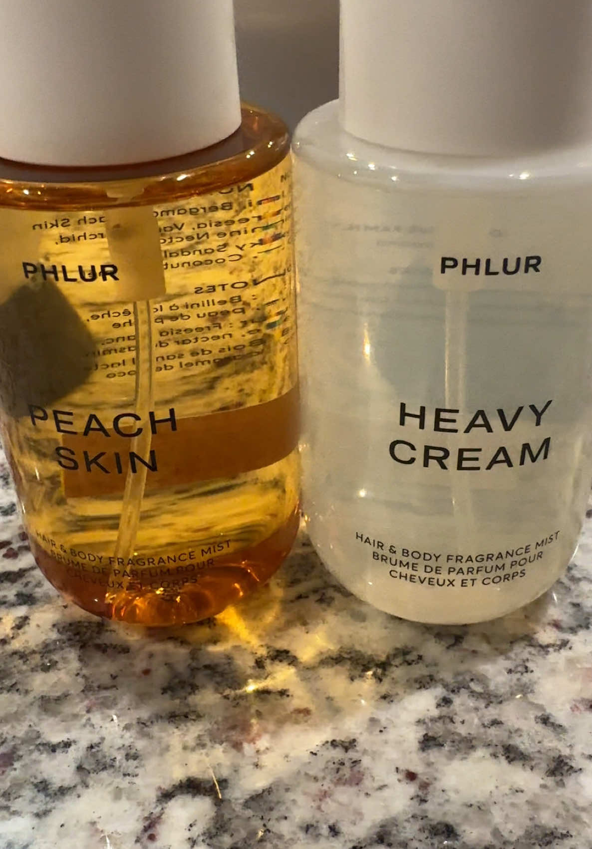 If you want to smell like peaches & cream this summer, this combo is a MUST! I’m literally obsessed with Heavy Cream, but adding peach skin to the mix, was the perfect amount of fruity, without smelling like i was back in 6th grade 😂 i put the duo in the orange cart! 🍑 #phlur #heavycream #peachskin #fragrance #perfumetok 