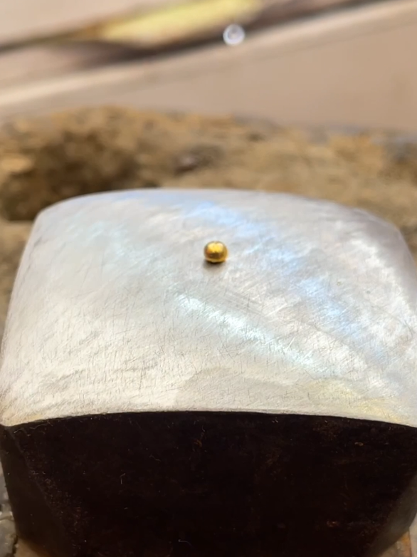 I turn tiny Gold into a beautiful pendant 