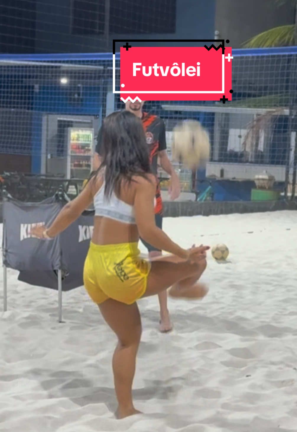 Aos poucos vai fluindo, mais de dois anos de treino, E LENTO mas to melhorando 🤣🤣🤣 #futvolei #morena #linda #foryoupage #explore #fyp #treino #Fitness 