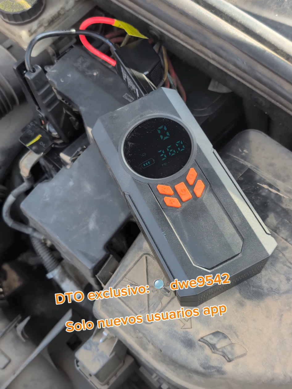Este arrancador de batería es una auténtica solución de emergencia: no solo te permite arrancar el coche cuando te deja tirado, sino que también incluye compresor para inflar las ruedas, linterna, puertos USB para cargar el móvil y pantalla digital para ver la presión. Una herramienta imprescindible para llevar siempre en el maletero 🔋🛞 @temu_spain DTO exclusivo: 🔍dwe9542 en la barra de búsqueda. Solo nuevos usuarios app. Sujeto a las condiciones. 🔗Link en bio #temu #temuspain #temues #temuespaña #shoptemu #temufinds #