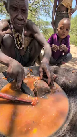 Monkey lunch 🐒  🤢 invite your best to taste monkey lunch #africa #unaitedkingdom🇬🇧 #inda #paksitan #romania #kurdistan #iraq #turkish 