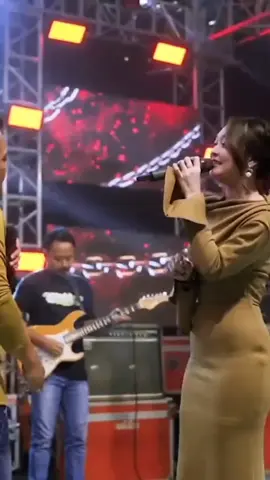 andai tak berpisah Adella  #adella #fendikadella #difarinaindra #andaitakberpisah #duet #koplo #dangdut #pengikuttiktok #legit #lagiviral #fyp #fypシ゚ #fypage #fyppppppppppppppppppppppp 