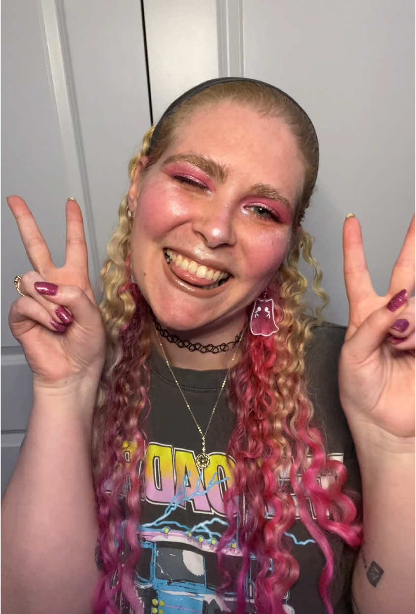 In case you hadn’t already seen my new hair 🥰 #otaku #weeb #anime #foryoupage #kin #kinnie #weeb #outofcosplay #stopsbc #secretanimesociety #ooc #manga #mangas #mangacollection #mangareader #mangacollector #mangacollecting #mangarecommendation #cosplay #coaplayer #twitch #twitchstream #twitchstreamer #newtwitchstreamer #twitchgirl #cozystreamer #cozyvibes