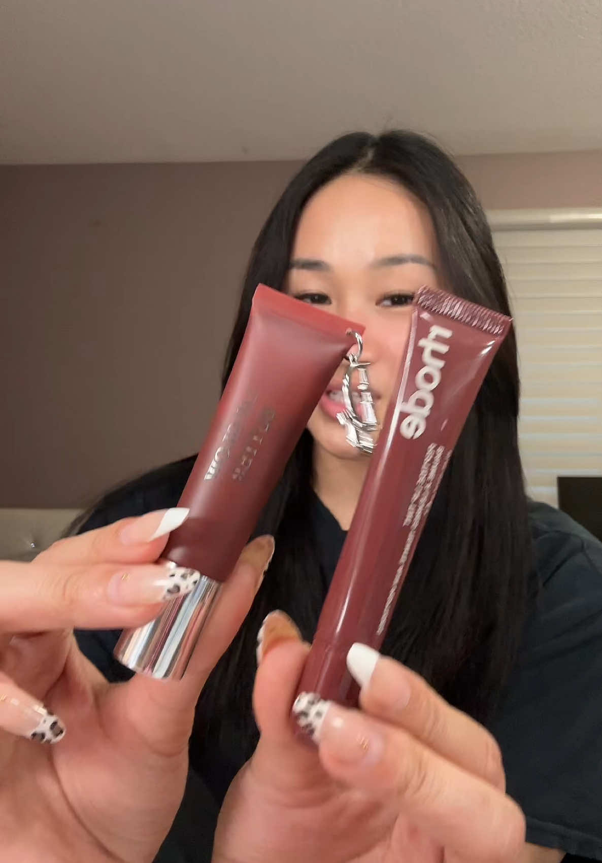 i wanna make charms for my lip balms now #BeautyTok #BeautyReview #honestreview #brutallyhonestreview #lipbalm #lipbalmaddict #rhode #peptideliptreatment #diorbeauty 
