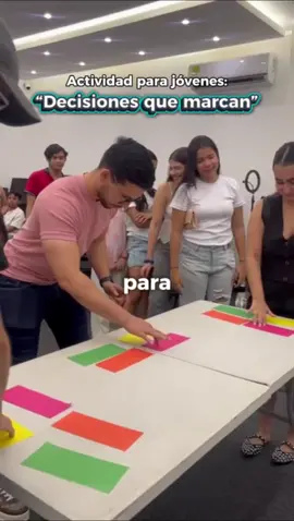 Actividad para jóvenes de tu iglesia ⛪️. Consta en que a los jóvenes se les diga un color y ellos deben escoger un color distinto al mencionado, de forma en que desarrollen la capacidad de elegir con propósito y no por lo que diga la multitud 🗣️📢 • #hagamosviralajesus #Jesús #Dios #Cristo #cristianos #jovenescristianos #verdad #Amor #cruz #Christ #christians #evangelio #worship