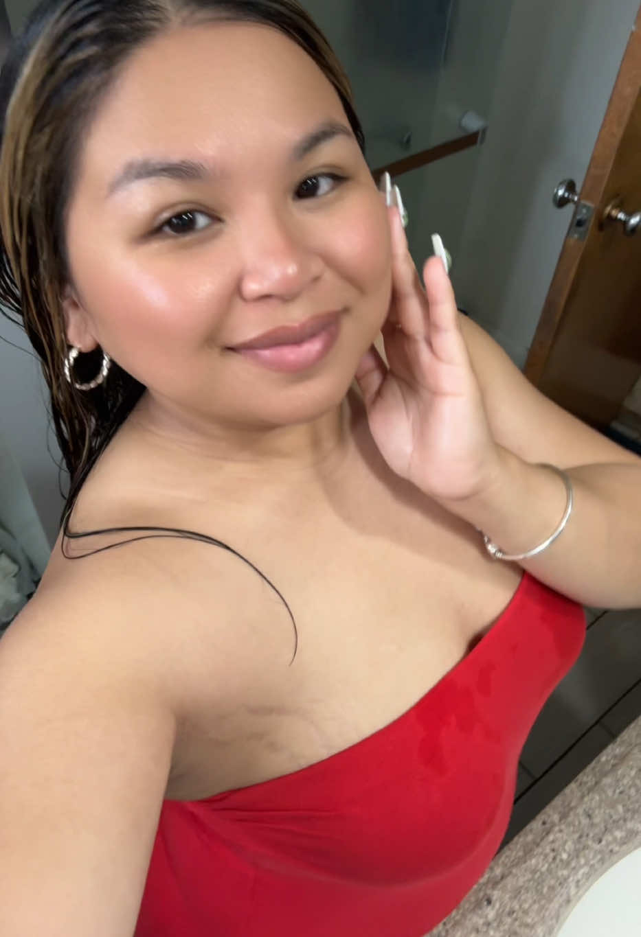 Perfect for daily use, whether you’re starting your anti-aging journey or just want that youthful, glowing bounce! 💖 Trust me — your skin will thank you. #CollagenGlow #WrinkleCare #SkinHouseLove #SkincareThatWorks @YesStyle @YesStyleInfluencers 